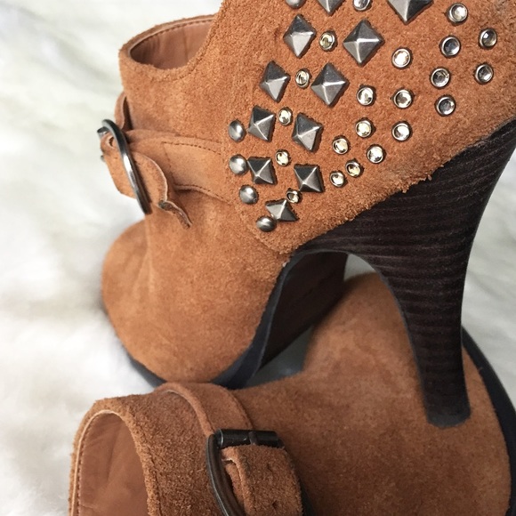 Nine new West ankle booties with studs - Picture 2 of 2